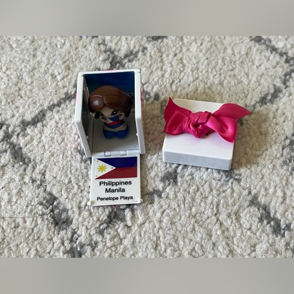 Gift Ems RARE Philippines Manila Penelope Playa doll - Picture 2 of 4